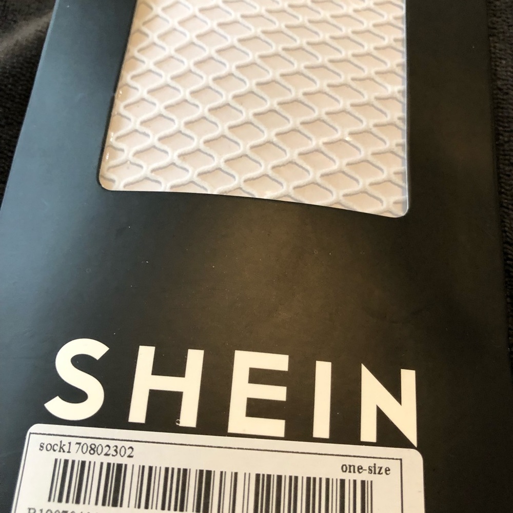 ‫B&W Striped Trim White Fishnet Ankle Socks NWT‬